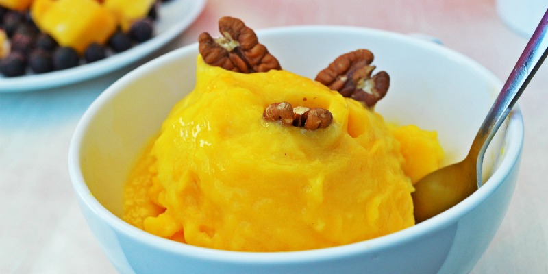 Instant Mango Ice Cream with Turmeric to Reduce Pain and Inflammation 